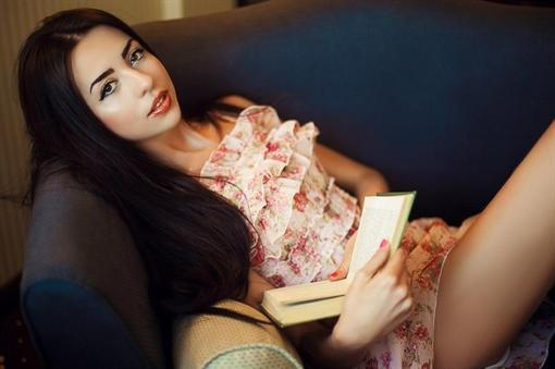Донецкие студентки оголились в социальной сети ради титула "Мисс Интернет" (фото)