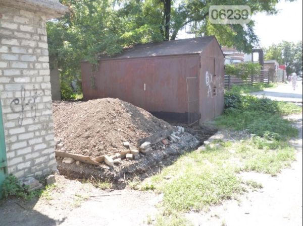 В Красноармейске, чтобы построить ларек, украли гараж (фото)