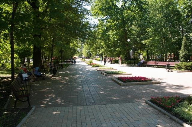 Фотопрогулка по самому романтичному месту Донецка (фото)