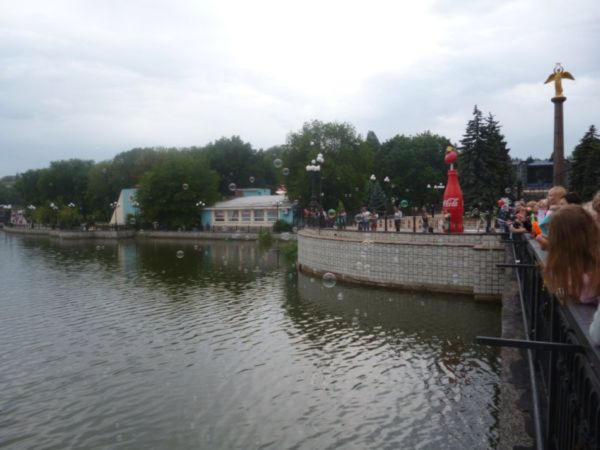 Парк Щербакова утонул в мыльных пузырях (фото)