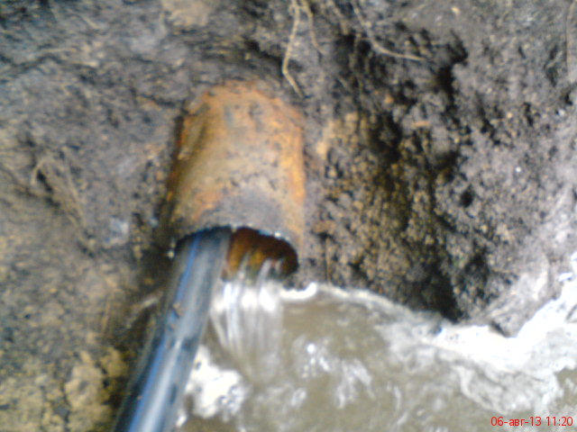 В Горняке за деньги жителей проложили новый водопровод (фото)