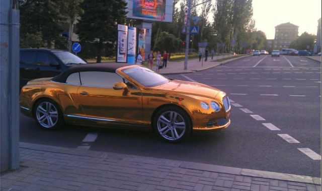 Роскошный автомобиль, удививший Европу, засветился в Донецке