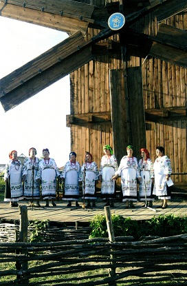Женщины Селидовского района достойно выступили на фестивале народного творчества Сорочинской ярмарки (фото)
