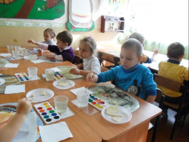 Воспитатели красноармейского детского сада продемонстрировали креатив (фото)