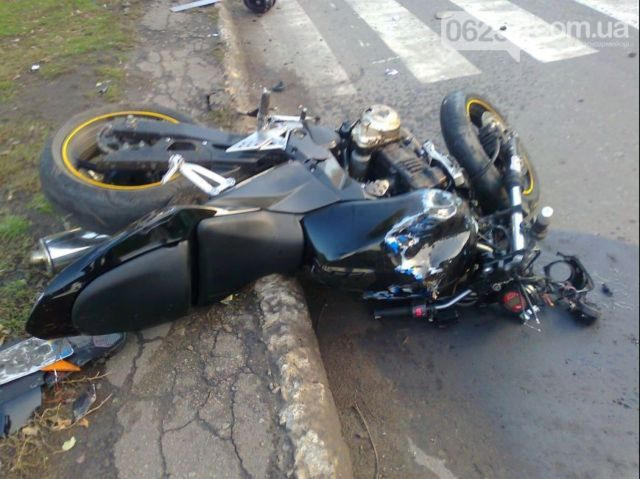 В Димитрове спортивный мотоцикл протаранил "жигули" (фото)