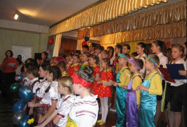 Фестиваль детского творчества в Селидово собрал талантливых детей из Горняка и Украинска (фото)
