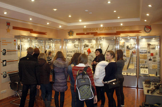 Милиция организовала поездку в музей для селидовских школьников (фото)