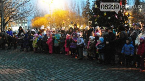 В Красноармейске торжественно открыли главную новогоднюю елку (фото, видео)