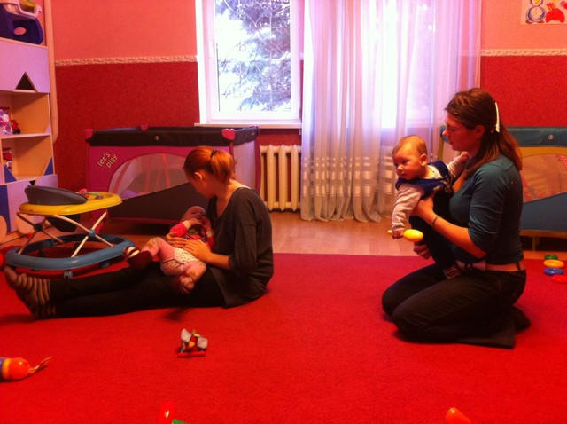 Донецкий центр матери и ребенка помогает избежать социального сиротства (фото)