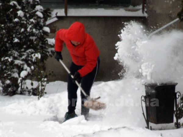 Красноармейск отчаянно борется со снегом (фото, видео)