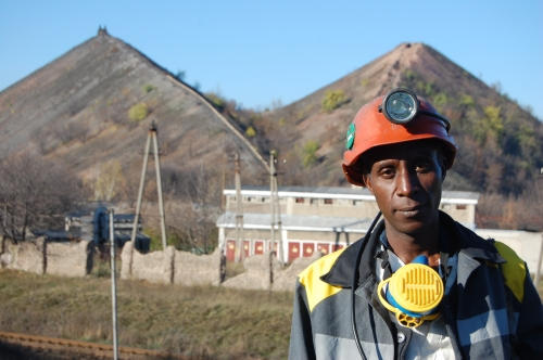 Единственный в Украине чернокожий шахтер работает в Доброполье (фото)