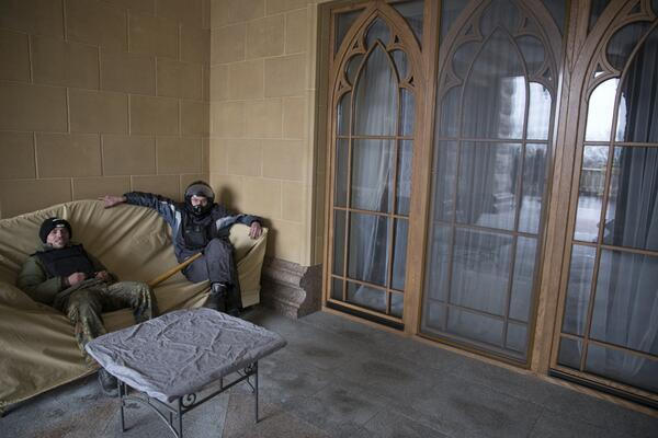 Резиденция Януковича в Межигорье шокирует своей роскошью (фото, видео)