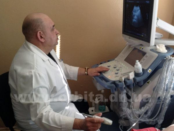 Красноармейская больница пополнилась новым оборудованием и врачами (фото, видео)