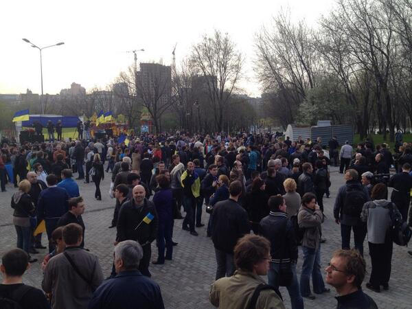 В Донецке митинг "С молитвой за Украину" собрал около 5 тысяч человек (фото, видео)