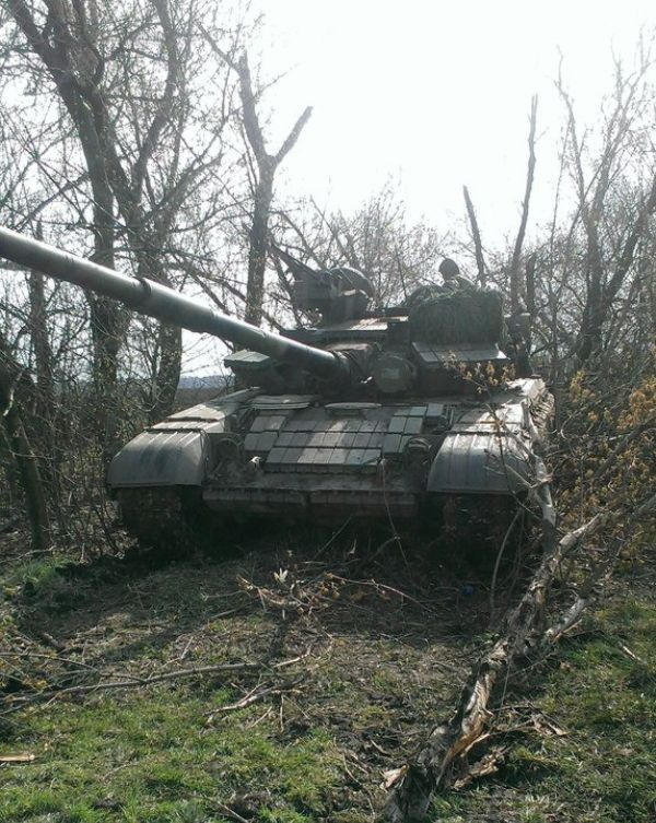 Жители Димитрова в районе шахты обнаружили танк (фото)