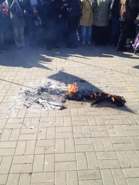 В Донецке митинг в поддержку "Беркута" перерос в захват здания ДонОГА (фото, видео)