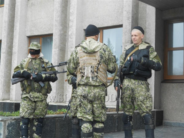 "Зеленые человечки" из Крыма перекочевали в Донбасс (фото, видео)