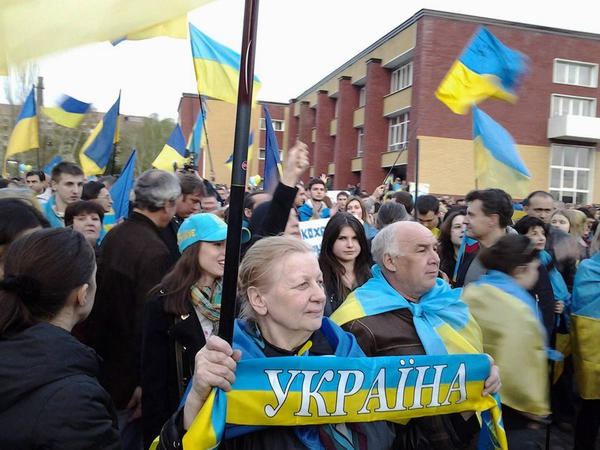 В Донецке митинг "С молитвой за Украину" собрал около 5 тысяч человек (фото, видео)