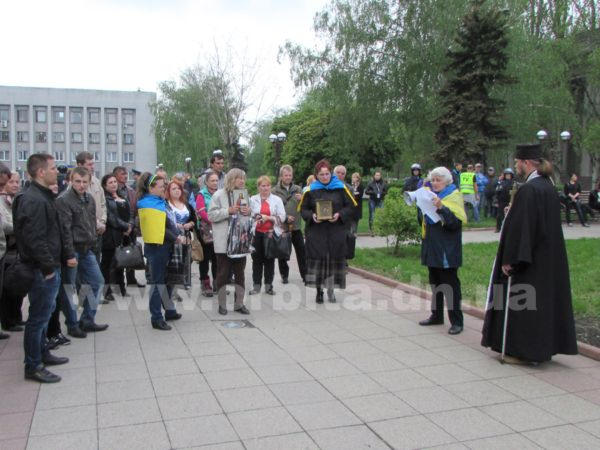 В Красноармейске практически одновременно прошли два митинга с противоположными лозунгами (фото, видео)