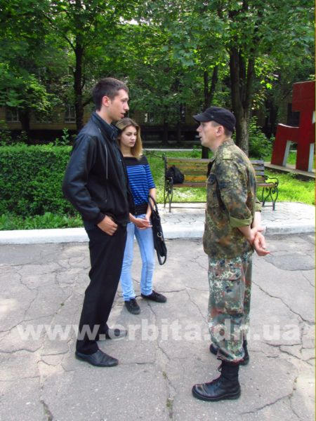 Красноармейск патрулируют народные дружинники в камуфляжной форме (фото)