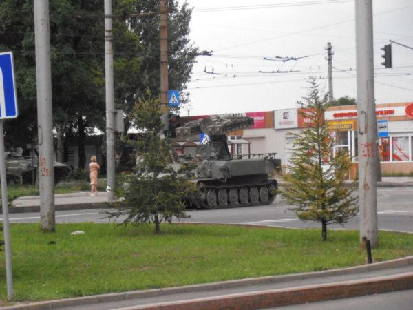 Как живет Донецк после ввода в город вооруженных сторонников ДНР (фото, видео)
