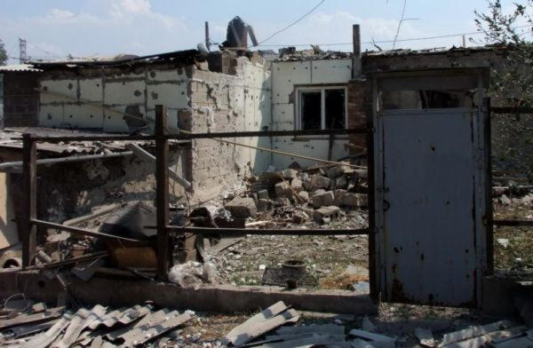 Разрушительные выходные в Донецке (фото)