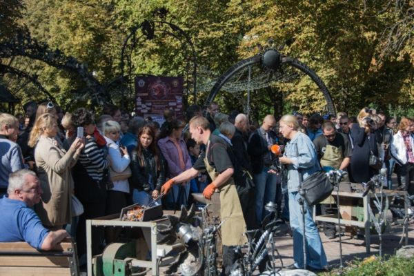 В Донецке прошел XVI фестиваль кузнечного мастерства (фото, видео)
