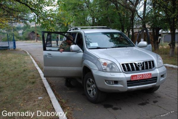 Боевики ДНР ездят на крутых автомобилях, которые попросту "отжали" (фото)