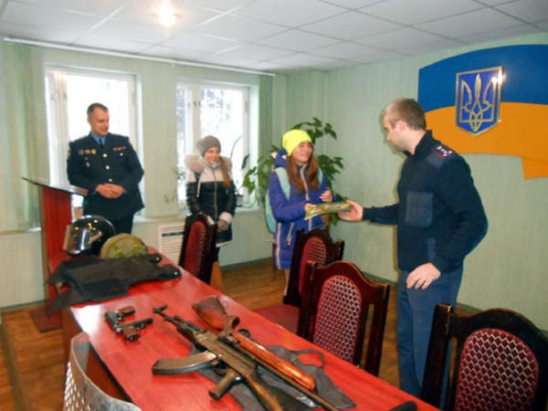 Селидовские школьники побывали на экскурсии в милиции (фото)