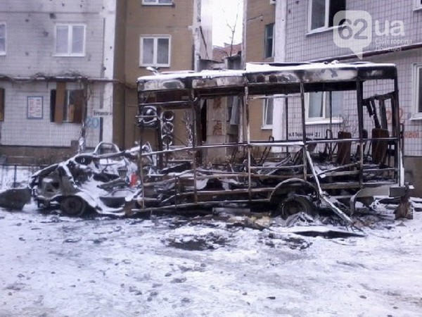 Разрушительные сутки войны в Донецке (фото, видео)