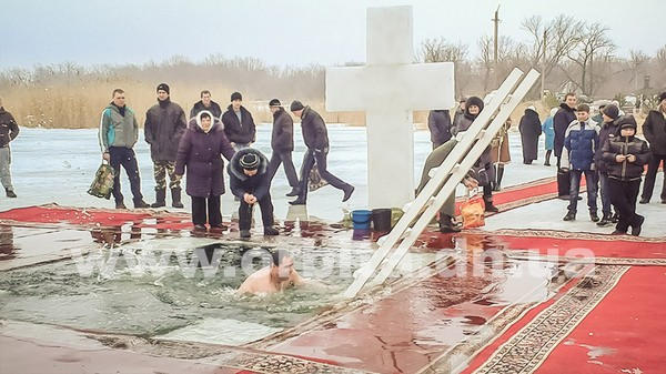 Крещение на Карловском водохранилище (фото, видео)