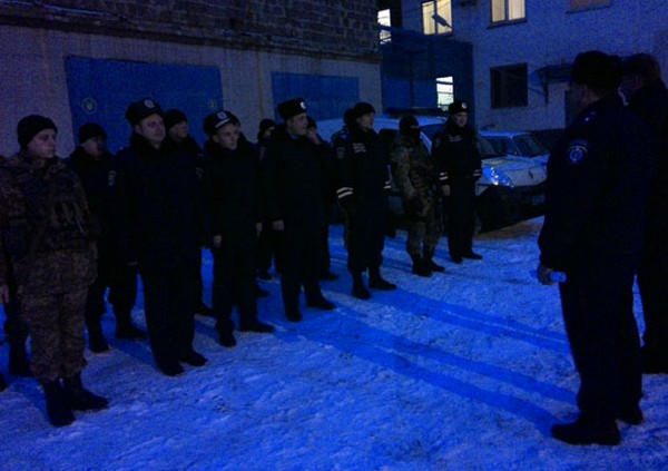 В Рождественские праздники правопорядок в Красноармейске помогали обеспечить военные из Запорожья (фото)