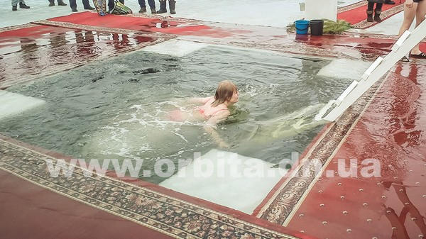 Крещение на Карловском водохранилище (фото, видео)
