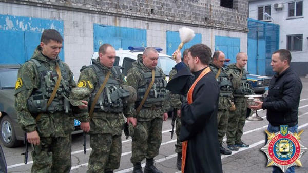 Милиционеры Красноармейска снова отправились в зону АТО (фото)