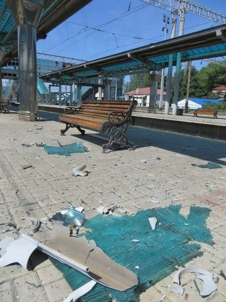 Как выглядит железнодорожный вокзал в Донецке разрушенный войной (фото)