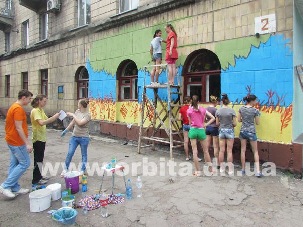 Патриотичный стрит-арт докатился до Красноармейска (фото)