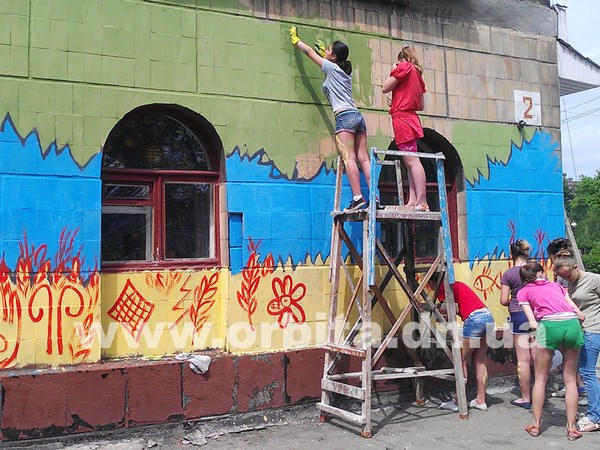 Патриотичный стрит-арт докатился до Красноармейска (фото)