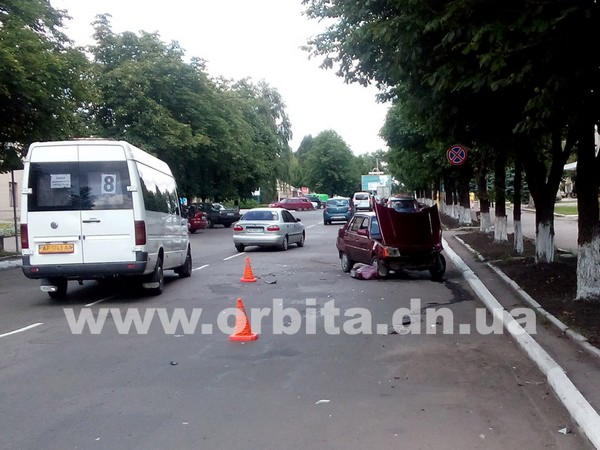 В Димитрове столкнулись «Славута» и «Nissan»