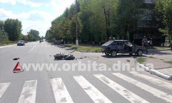 В Димитрове мотоциклист врезался в автомобиль