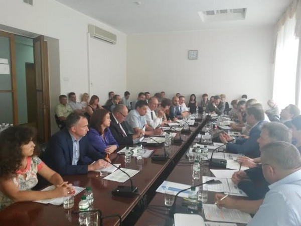 Специалисты предпочли депутатский законопроект Сергея Сажко в сфере энергетики