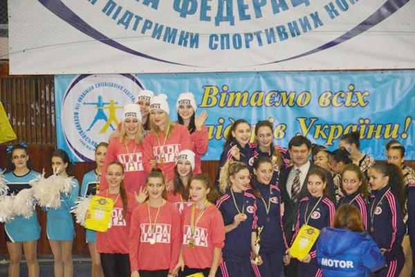 Черлидеры Красноармейска феерично выступили на Кубке Украины