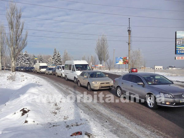 Блокпост на въезде в Красноармейск продолжает работу несмотря на сильные морозы