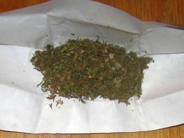 В Родинском у девушки выявили сверток с марихуаной