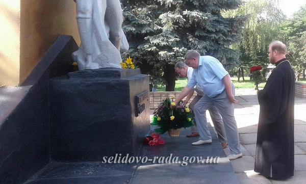 В Селидово почтили память жертв войны