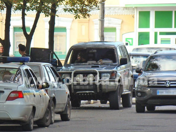 Взрыв в автомобиле военных переполошил жителей Покровска