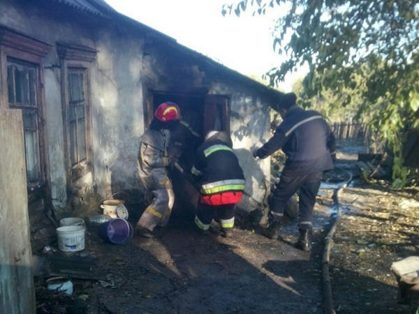 Во время пожара в Новогродовке погибли мать и сын