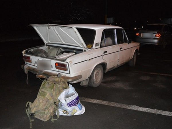 На блокпосту в Покровске собака выявила взрывчатку в автомобиле