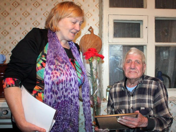 Народный депутат поздравил с юбилеем ветерана-фронтовика из Горняка