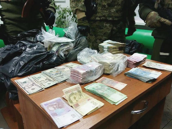 В Покровске «отмывали» деньги сотнями миллионов гривен