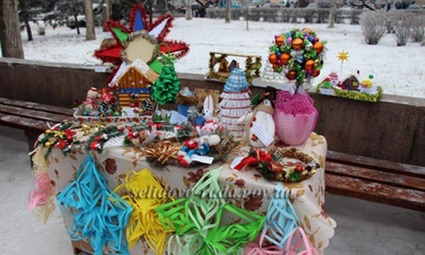 В Селидово торжественно открыли главную новогоднюю елку города